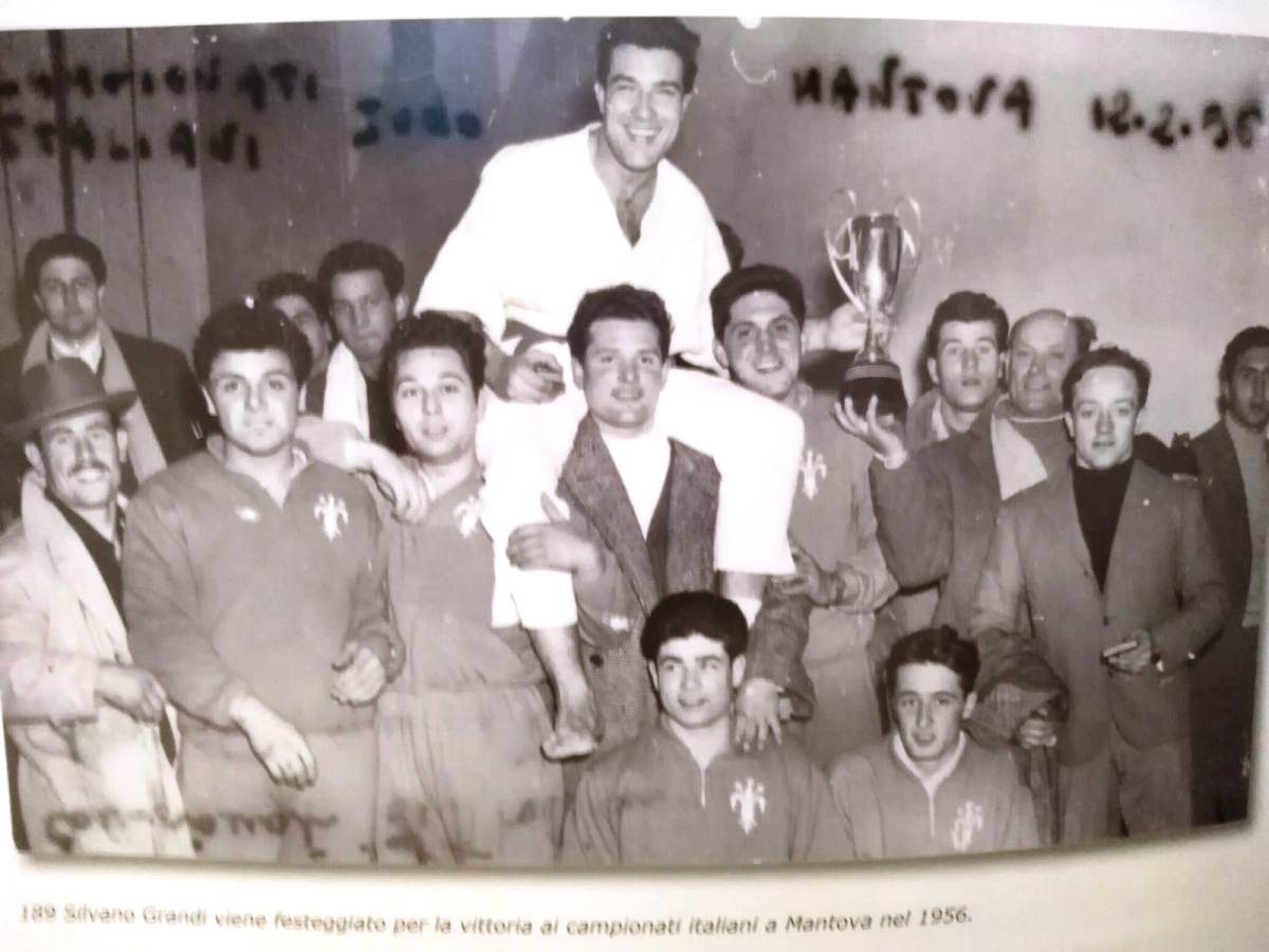 Il Maestro Grandi in judogi dopo la vittoria del Campionato Italiano. Mantova 1956